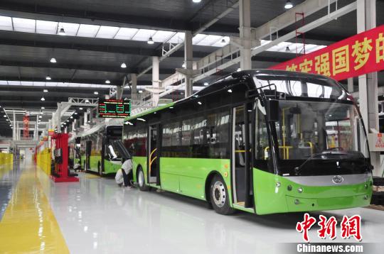 科技部:希望新能源汽车年产量要隔年翻番