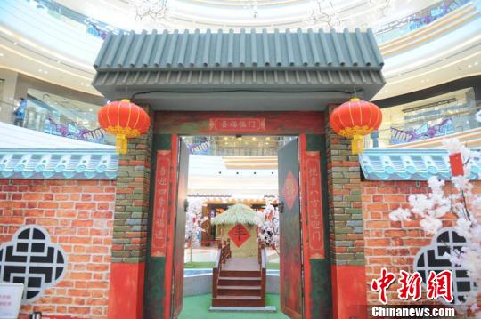 室内“桃花园”景致独特 刘栋 摄