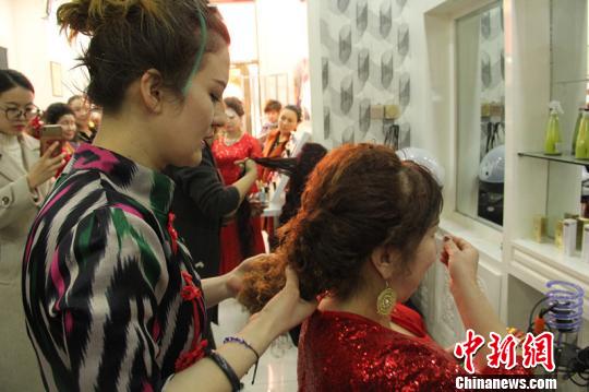 新疆乡村美容美发千店项目在喀什启动