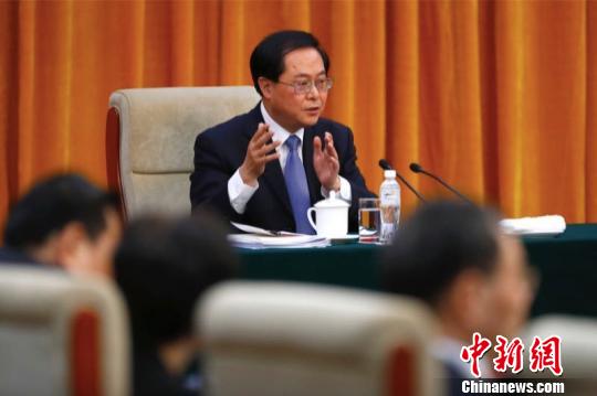 图为全国人大代表、浙江省委书记车俊。 富田 摄