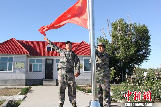 独家揭秘：喀什农三师医院对面晚上有什么？实地探访夜生活与实用避坑指南