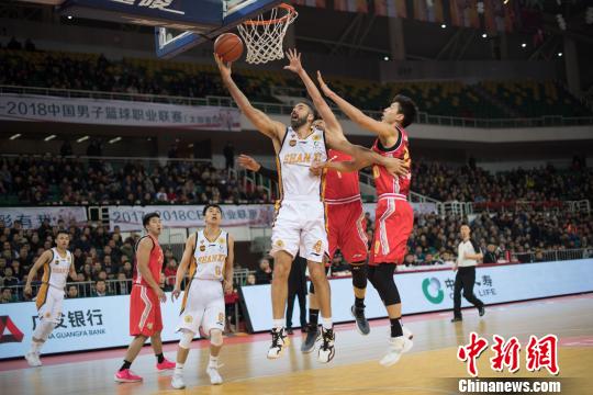 CBA联赛 山西男篮以106:87战胜八一男篮