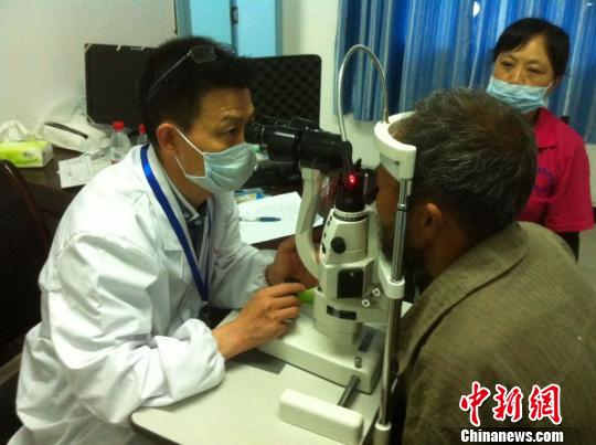 中国新闻网:日本清凉眼药水被指功效神奇 医生：不推荐使用