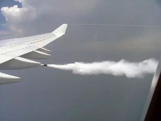 【紧急】上海飞马德里航班因机上乘客突发疾病