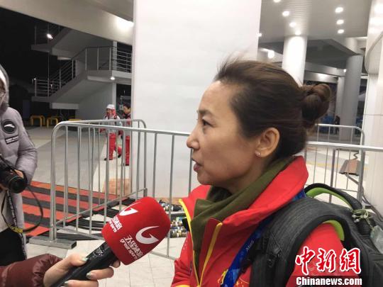 中国短道速滑队主教练李琰认为,中国队的四名选手还是自己暴露出问题,才被裁判找到了毛病。 卢岩 摄