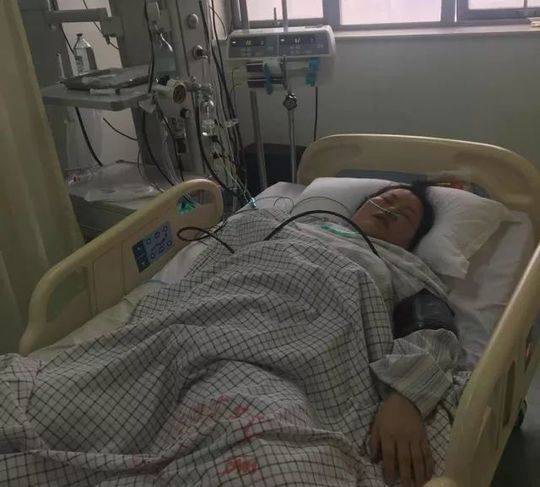 封面新闻:江苏连云港一医院病倒两名儿科医生 暂停儿科急诊