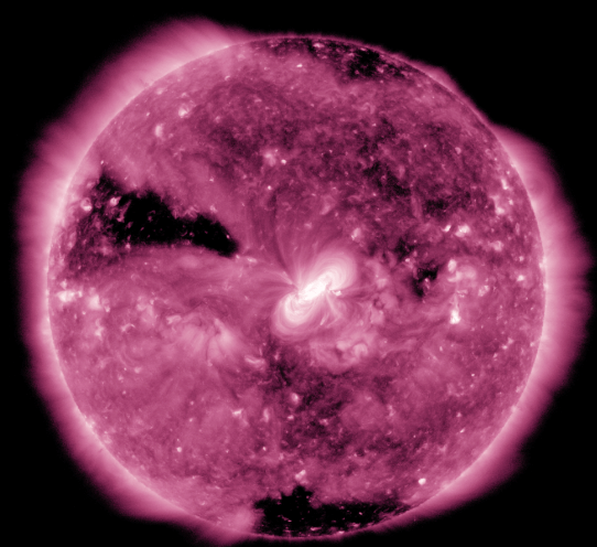 美翻了！NASA发布从太空拍摄的“紫色”日全食画面