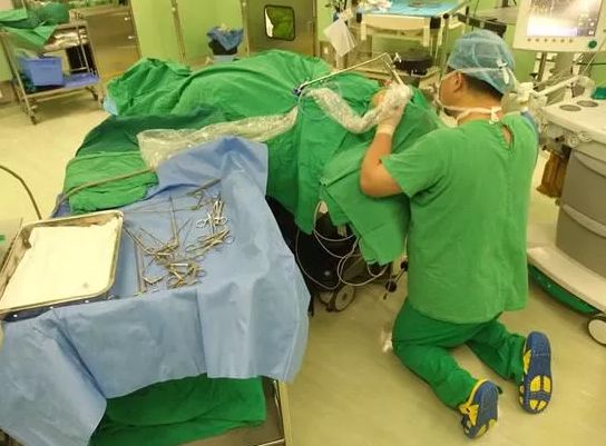 吸,吸,吸,猛吸.山东护士上班期间尬舞,听了解释