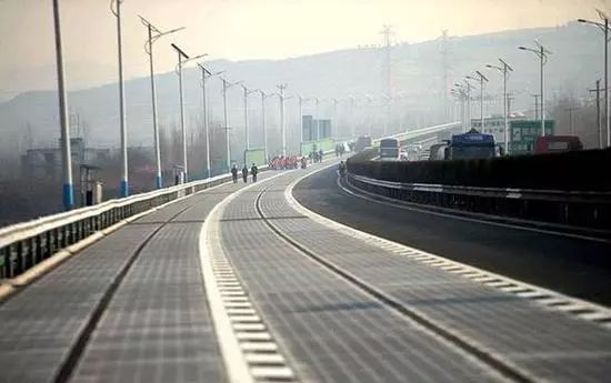 太恶劣!世界首条高速光伏路一周前刚开通,才几