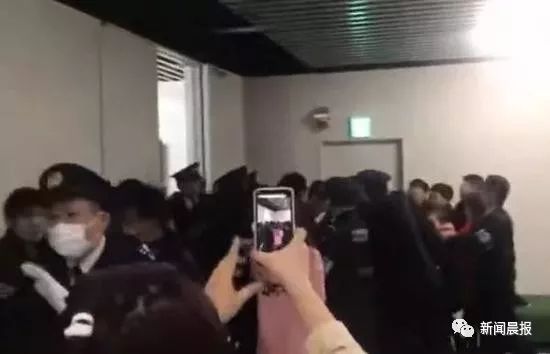 【真相】中国游客大闹德黑兰机场,高喊中国逼