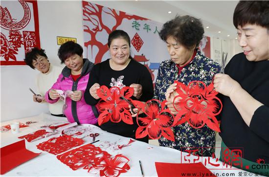 新疆乌苏市:推进日间照料中心建设|新疆|剪纸|健