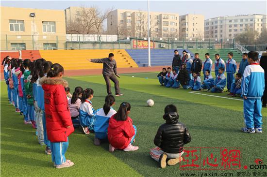 新疆兵团第十二师:校园足球踢出特色教育|足
