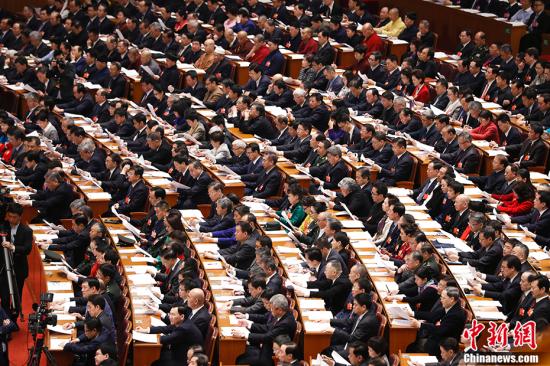 3月3日,全国政协十三届一次会议在北京人民大会堂开幕。 中新社记者 杜洋 摄