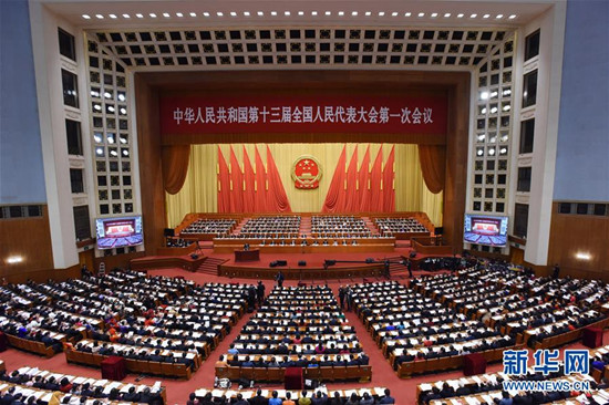 俄罗斯专家谈两会：中国经济发展和反腐经验令世界获益