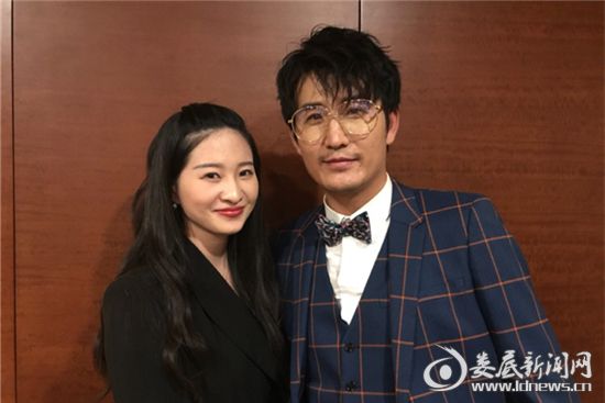 《最美的青春》背后助力 马赫惊喜求婚现场拥吻落泪