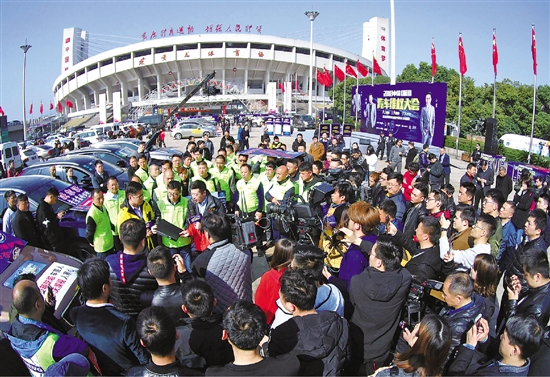 百辆维权车，我们帮你讨说法