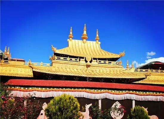 拉萨大昭寺局部发生火灾 已迅速扑灭无人员伤亡