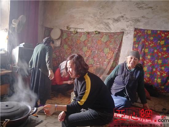 新疆轮台县疾控中心驻村工作队开展 结亲周 活