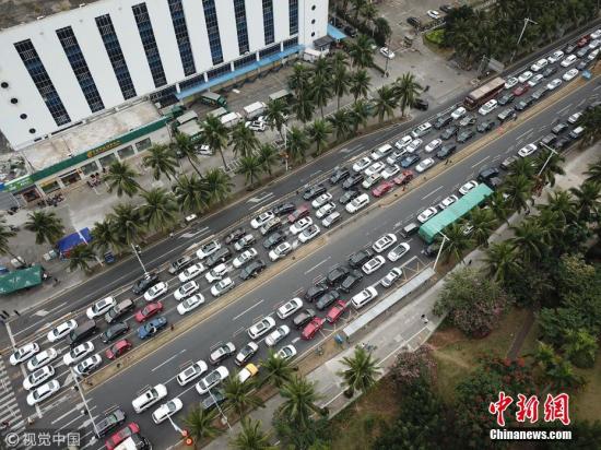 2018年2月21日,海南省海口秀英港、新海港、南港三大港口迎来客流高峰。图片来源:视觉中国 文字来源:新华网