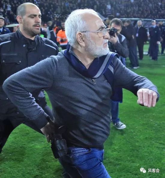 足球裁判不仅会被打 还很可能会送命 高危职业