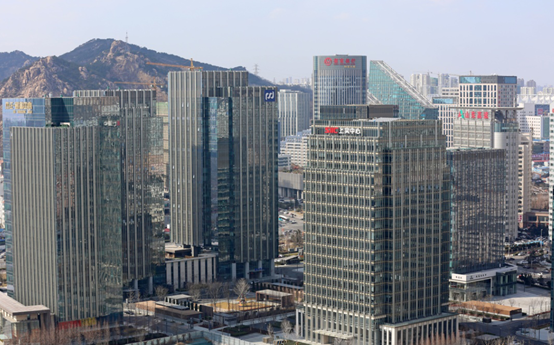 李扬:发展财富管理中心重点在于金融服务实体经济