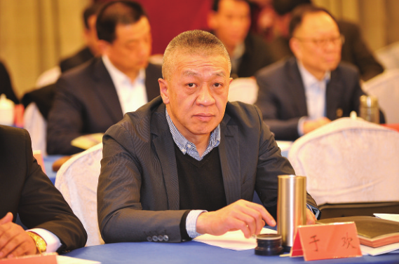 新疆去年接待国内外游客突破1亿人次