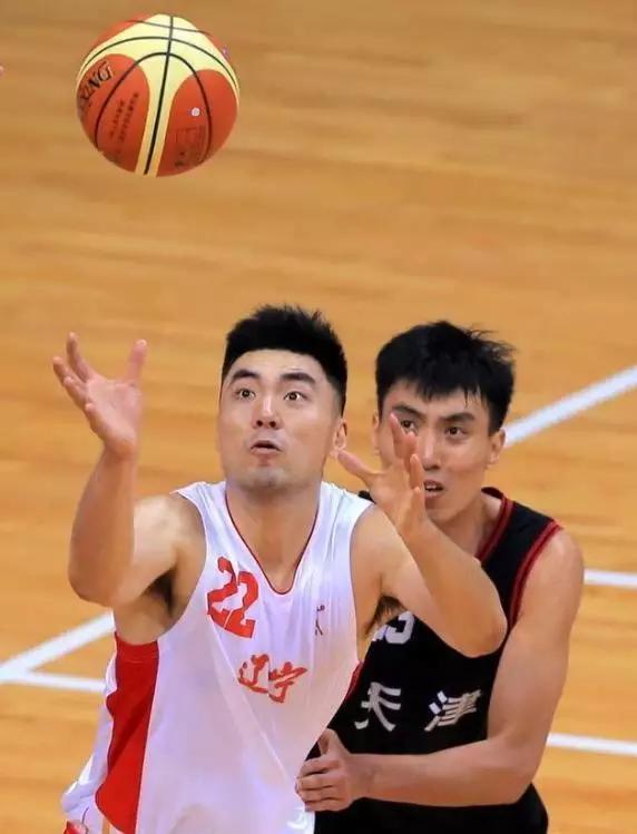 篮球明星周琦 PoOv-fyqtwzv0019954.jpg