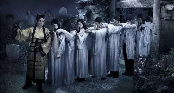 让尸体站起来行走?揭秘湘西赶尸真相