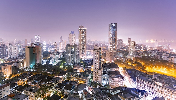 孟买市中心夜景 图片来源：视觉中国