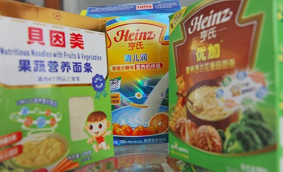 货架上的贝因美婴儿辅食类产品，与雀巢、亨氏等国际品牌竞争。来源：视觉中国