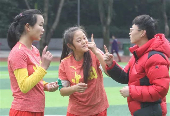 踢足球有人变残疾的吗,踢足球有人变残疾的吗知乎