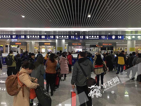 春节期间重庆机场出入境旅客超74000人次 泰