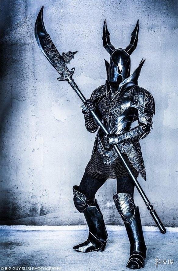 国外玩家cos《黑暗之魂3》法兰不死队与黑骑士 简直帅炸!