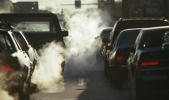 ▲汽车尾气排放产生污染。（盖帝图像）