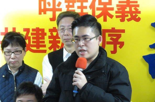 网友贴两岸军事实力对比图 解放军远超台军!