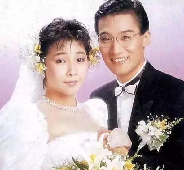 他是西方人眼中的东方情人,结婚30年还在热恋