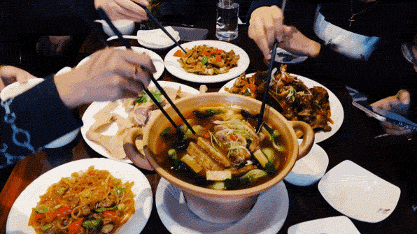 兰州小馆丨一桌民族菜,浸着老兰州的记忆|酥肉|美食