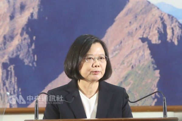 1514533807944986.jpg 台湾地区领导人蔡英文发表年终讲话。(图片来源:台湾“中央社”)