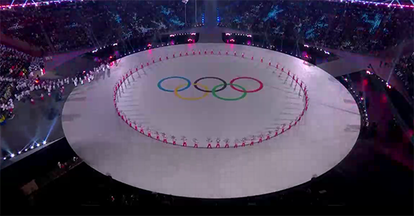 视频|平昌冬奥会朝韩代表团举朝鲜半岛旗共同
