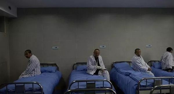 精神病院真实生活实拍 8anT-fypyuve0494721.jpg