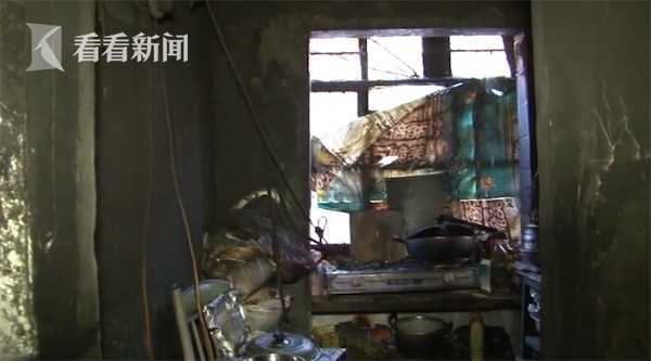 视频|情侣吵架摔东西还不够!点火烧被子房子被