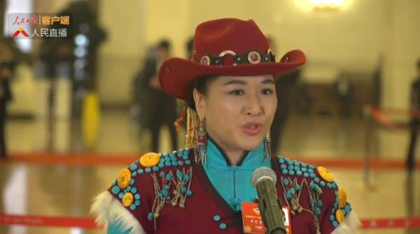 人口较少的少数民族_中国唯一仫佬族自治县庆祝成立30周年(2)