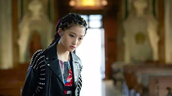 她是张嘉译的闺女,颜值高演技好,比关晓彤还风光|张嘉译|关晓彤|赵今麦_新浪娱乐_新浪网