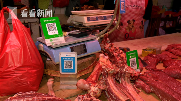 视频｜男子专挑菜市场下手恶意调换二维码 两三
