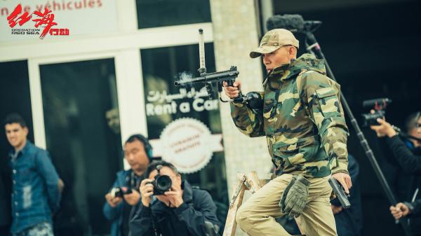 专访|导演林超贤:拍摄《红海行动》就是一个“军事行动”