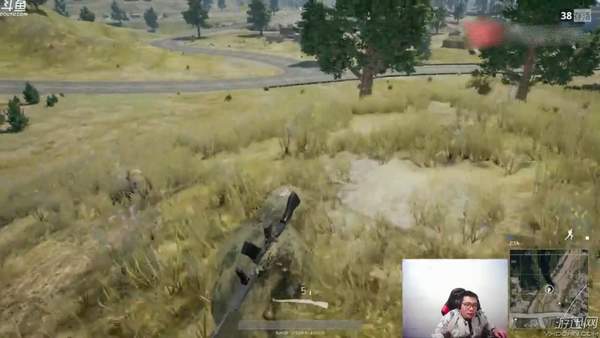 大司马玩吃鸡如开 近视挂 脚踩伏地魔竟毫无察