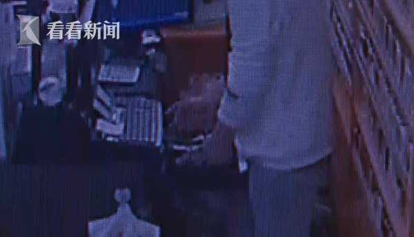 视频｜超市员工卷款失联 无人值守四小时顾客无一逃单