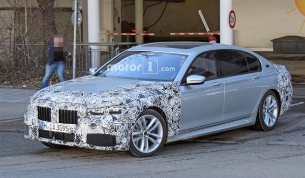 更霸气！新款宝马7系谍照曝光：全液晶仪表抢眼