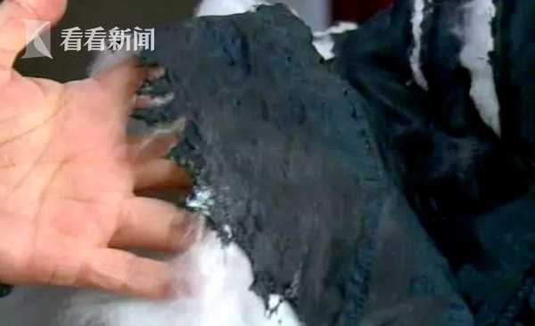 2018老年人羽绒服内衣_可怕！老人正在收拾厨房,身上羽绒服突然炸了！就因为接触了…