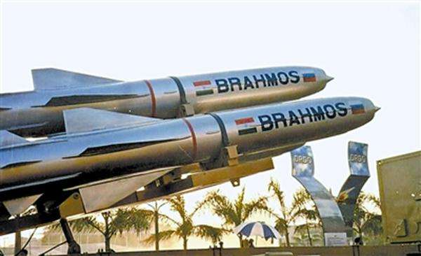 图为印度布拉莫斯超音速巡航导弹